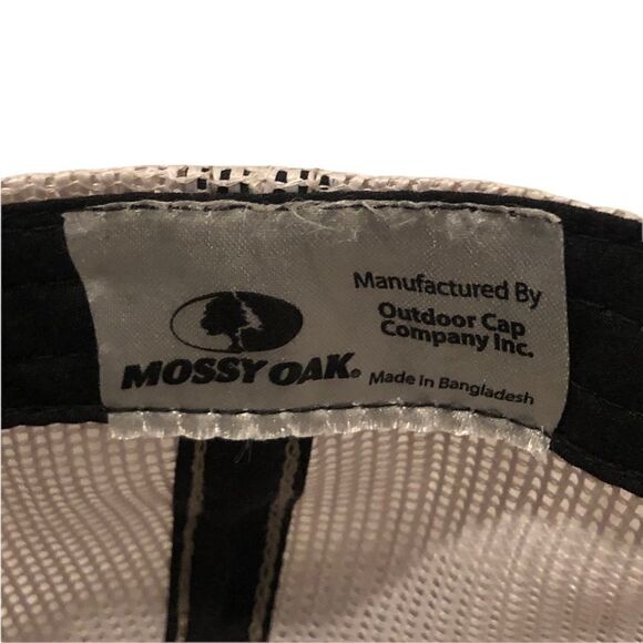 Mossy Oak Mesh and Fabric Hat with adjustable hook and loop closure - Picture 5 of 6